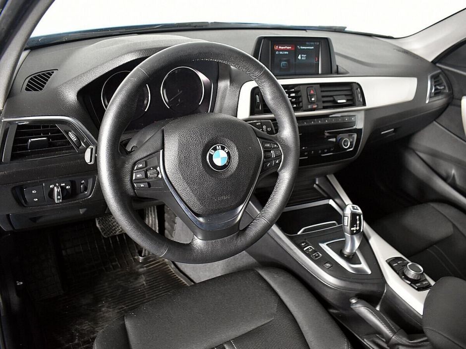 BMW 1 серии 1.5 АКПП, 2018, 68 000 км фото 3