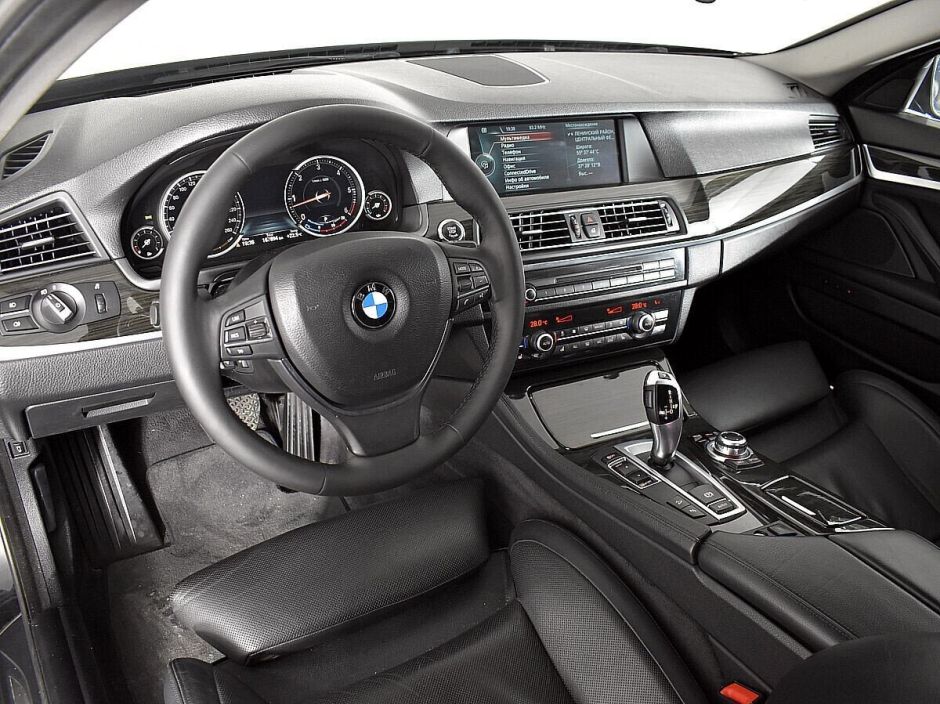 BMW 5 серии 3.0 АКПП, 2013, 130 000 км фото 3