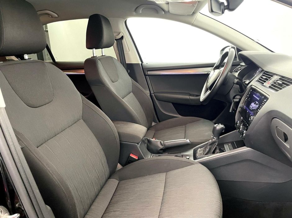 Skoda Octavia 1.8 РКПП, 2018, 74 000 км фото 8