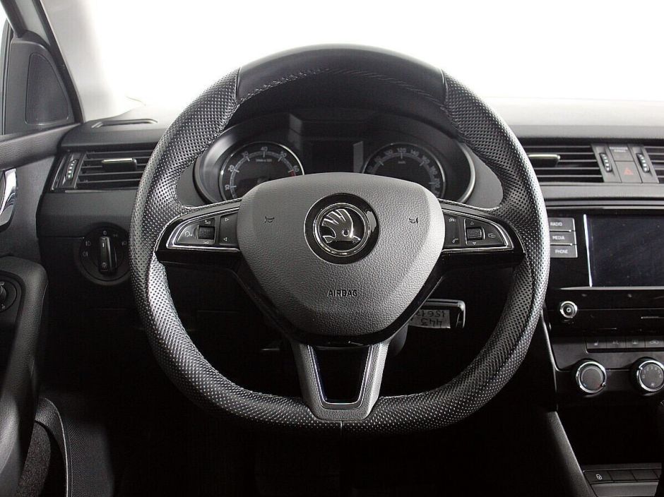 Skoda Octavia 1.6 АКПП, 2019, 47 000 км фото 6