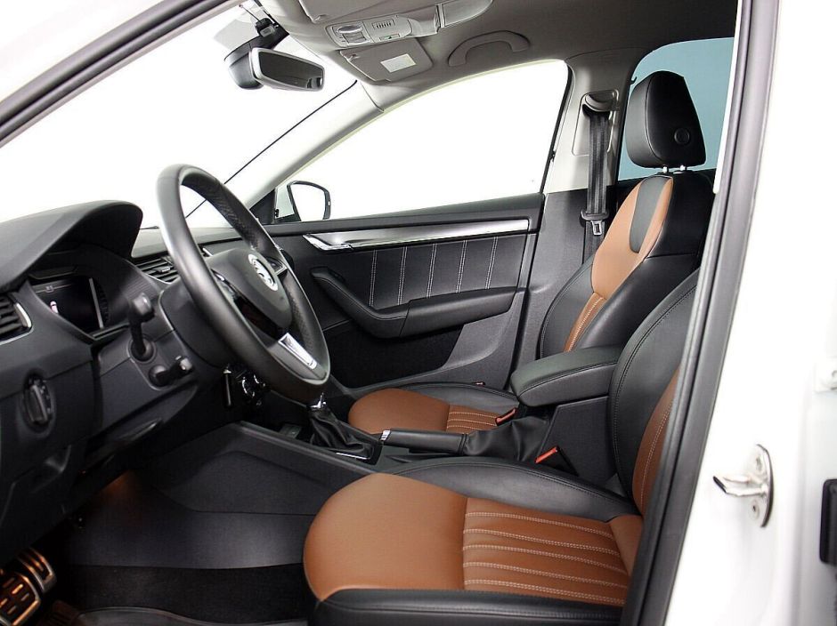 Skoda Octavia 1.8 РКПП, 2019, 56 000 км фото 3