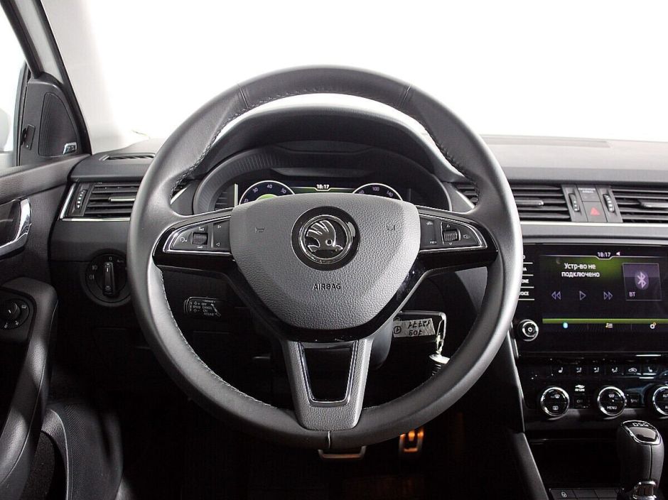 Skoda Octavia 1.8 РКПП, 2019, 56 000 км фото 6