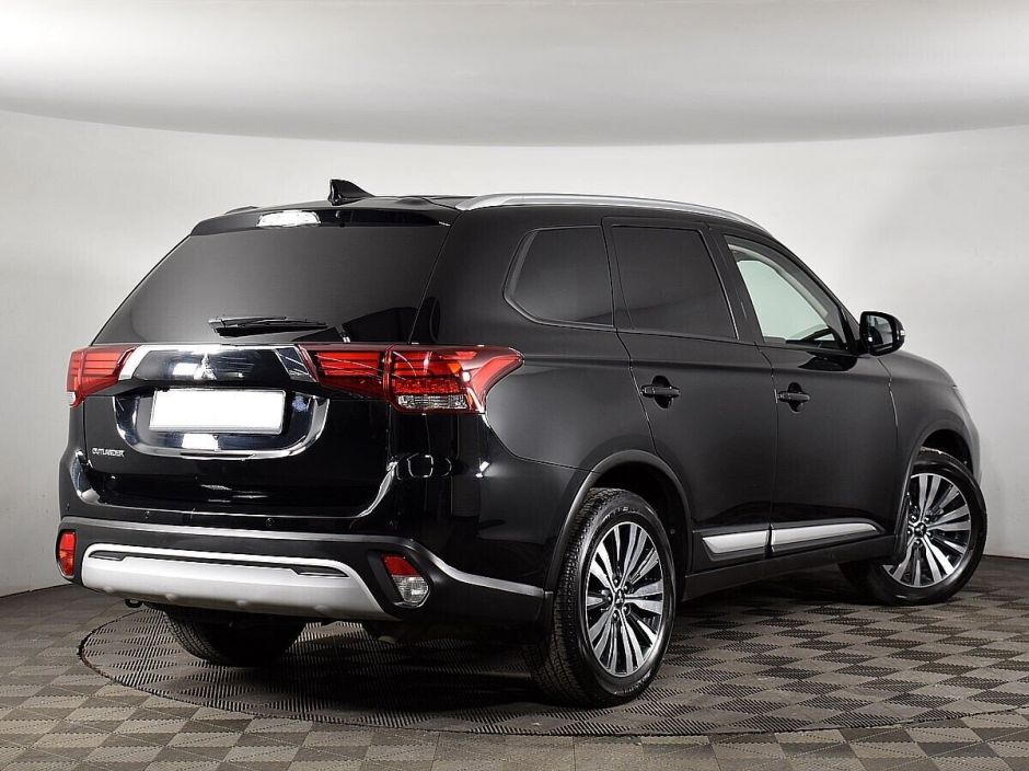 Mitsubishi Outlander 2.0 CVT, 2020, 35 000 км фото 2