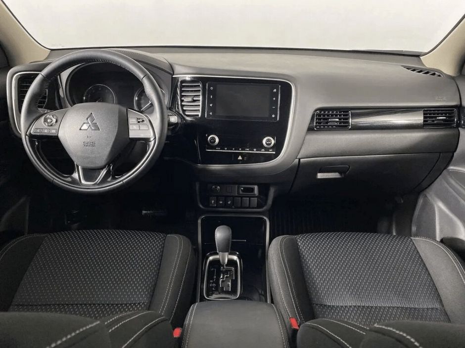 Mitsubishi Outlander 2.0 CVT, 2020, 35 000 км фото 3