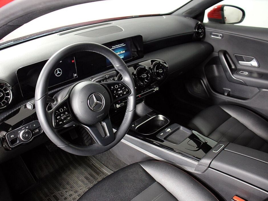 Mercedes-Benz A-Класс 1.3 РКПП, 2019, 58 000 км фото 4