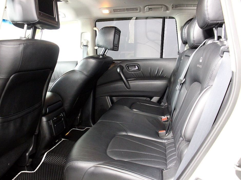 Infiniti QX56 5.6 АКПП, 2011, 151 000 км фото 10
