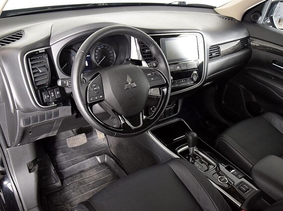 Mitsubishi Outlander 2.4 CVT, 2018, 68 000 км фото 4
