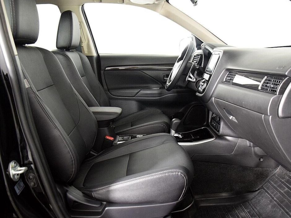 Mitsubishi Outlander 2.4 CVT, 2018, 68 000 км фото 9
