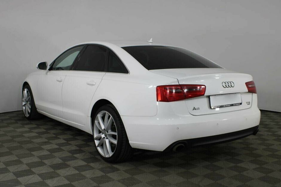 Audi A6 3.0 РКПП, 2012, 133 000 км фото 6
