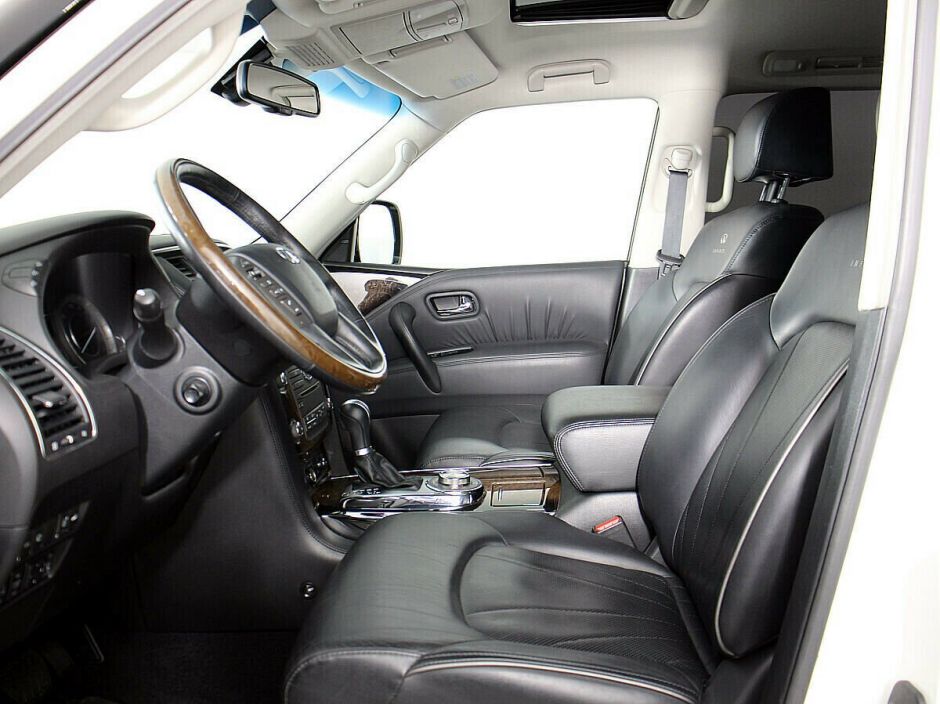 Infiniti QX56 5.6 АКПП, 2011, 155 000 км фото 7