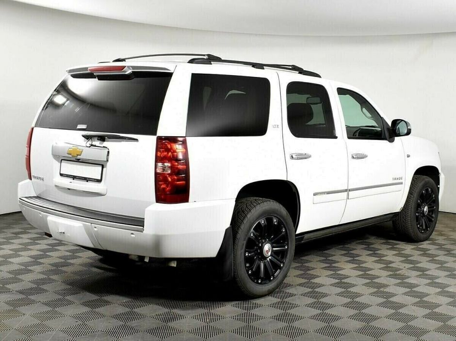 Chevrolet Tahoe 5.3 АКПП, 2013, 132 000 км фото 2