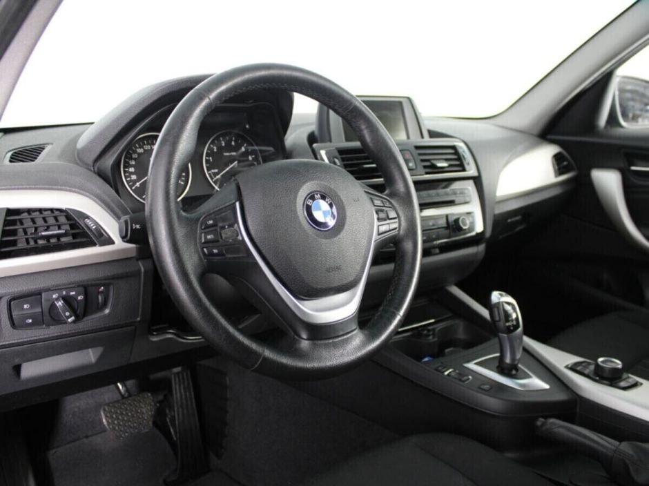 BMW 1 серии 1.5 АКПП, 2017, 83 000 км фото 8