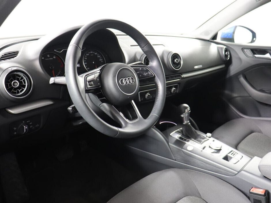 Audi A3 1.5 РКПП, 2019, 55 000 км фото 9