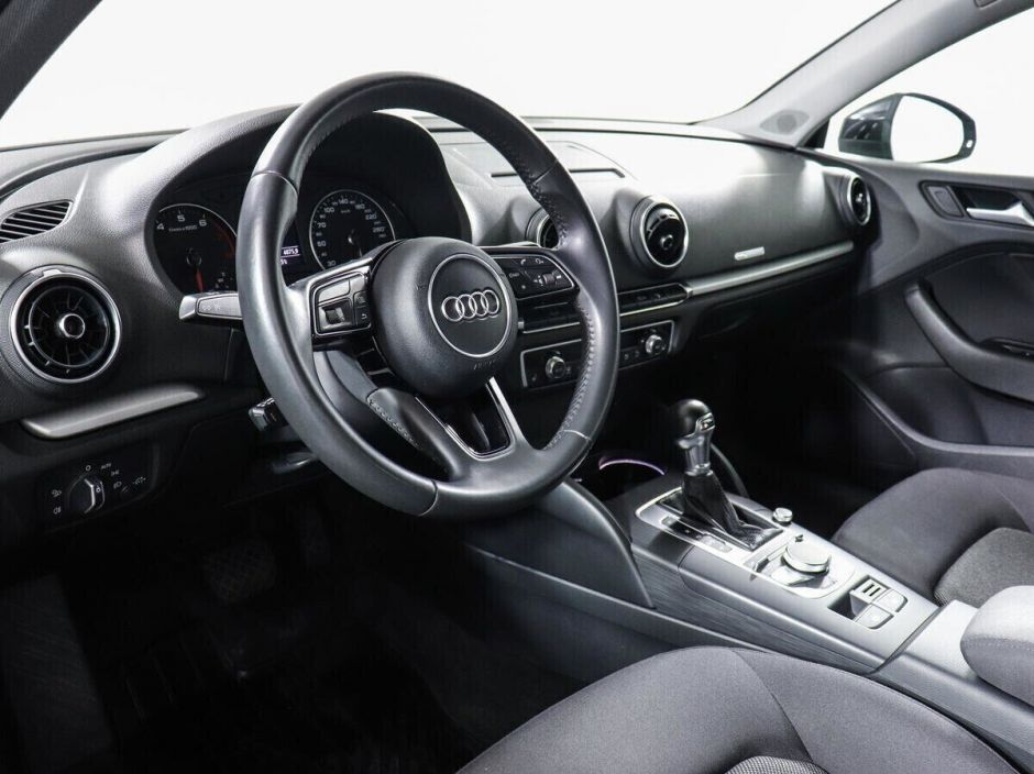 Audi A3 1.5 РКПП, 2018, 59 000 км фото 9