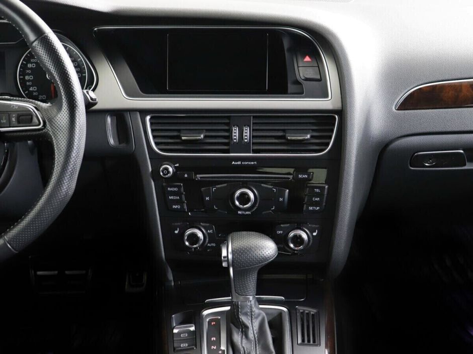 Audi A4 2.0 РКПП, 2013, 127 000 км фото 11