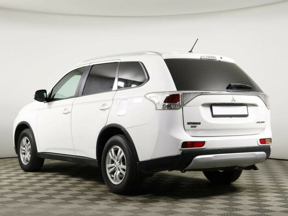 Mitsubishi Outlander 2.0 CVT, 2015, 100 000 км фото 3