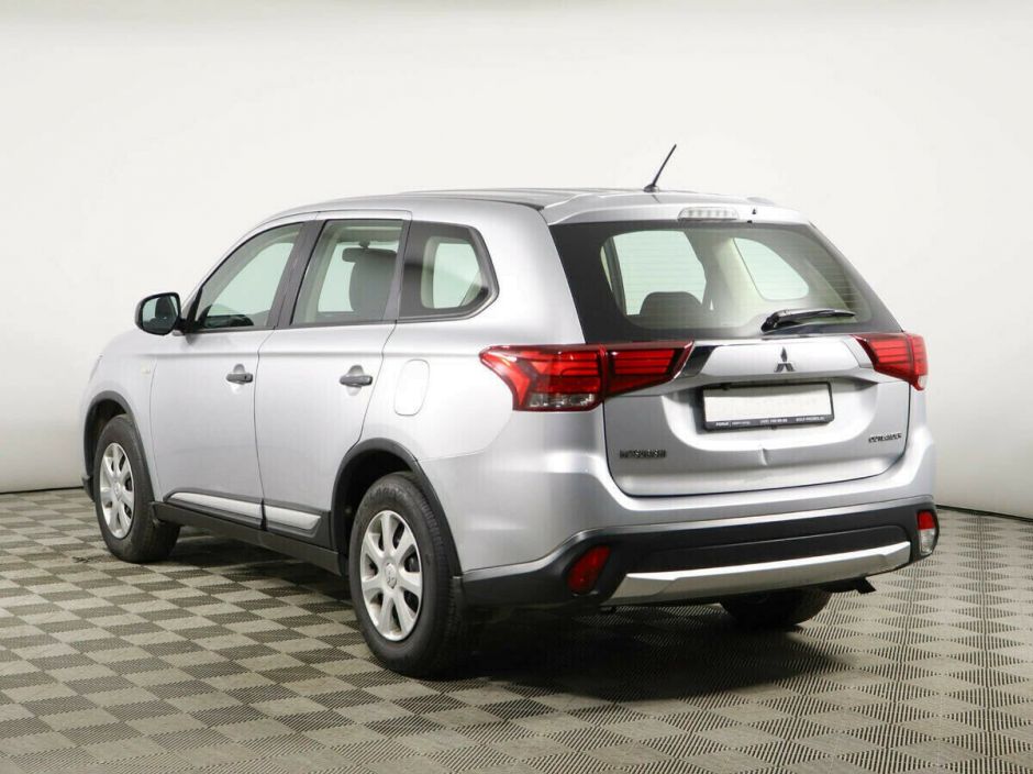 Mitsubishi Outlander 2.0 CVT, 2015, 100 000 км фото 3