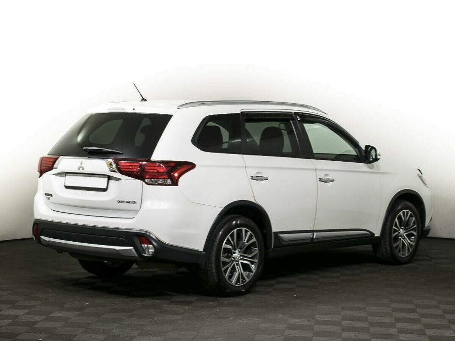 Mitsubishi Outlander 2.4 CVT, 2018, 67 000 км фото 3