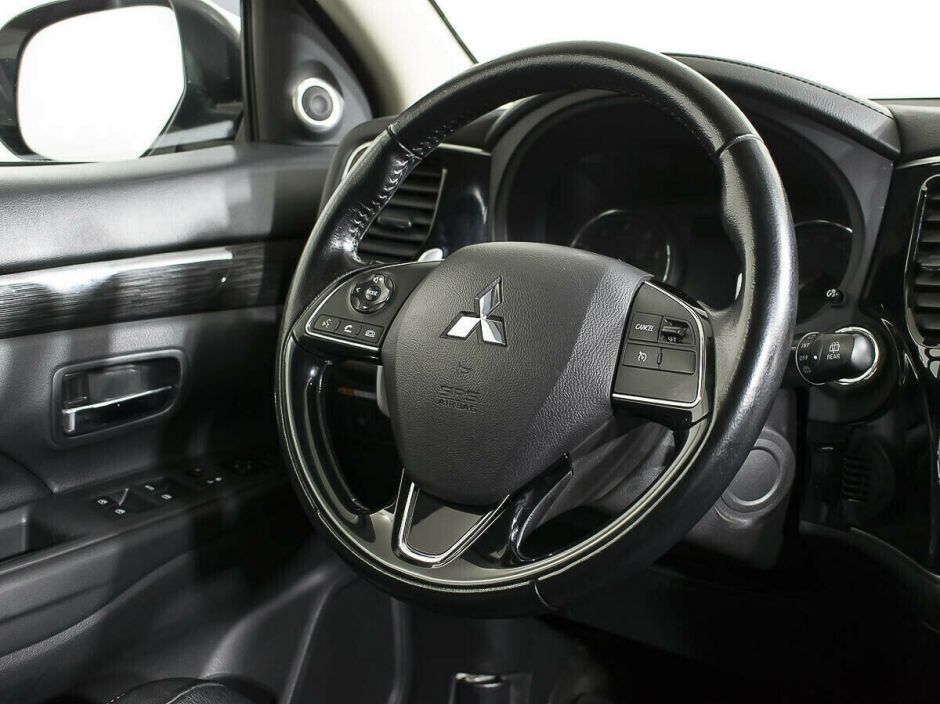 Mitsubishi Outlander 2.4 CVT, 2018, 67 000 км фото 8