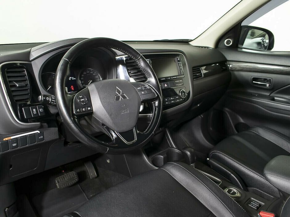 Mitsubishi Outlander 2.4 CVT, 2018, 67 000 км фото 11