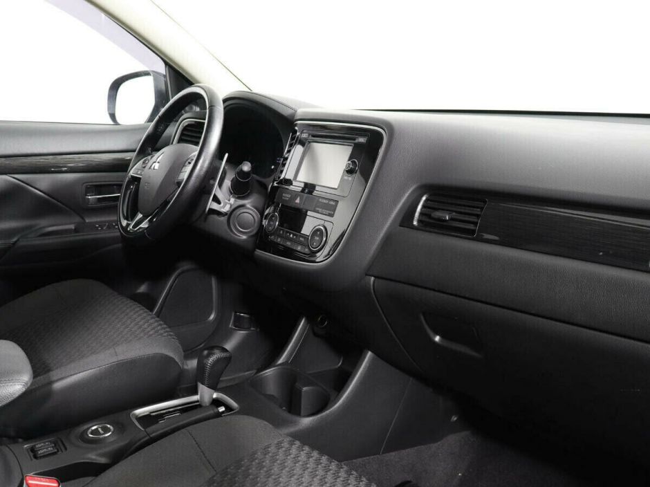 Mitsubishi Outlander 2.4 CVT, 2018, 74 000 км фото 5