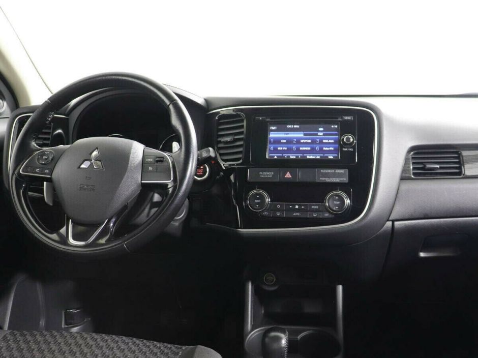 Mitsubishi Outlander 2.4 CVT, 2018, 74 000 км фото 8