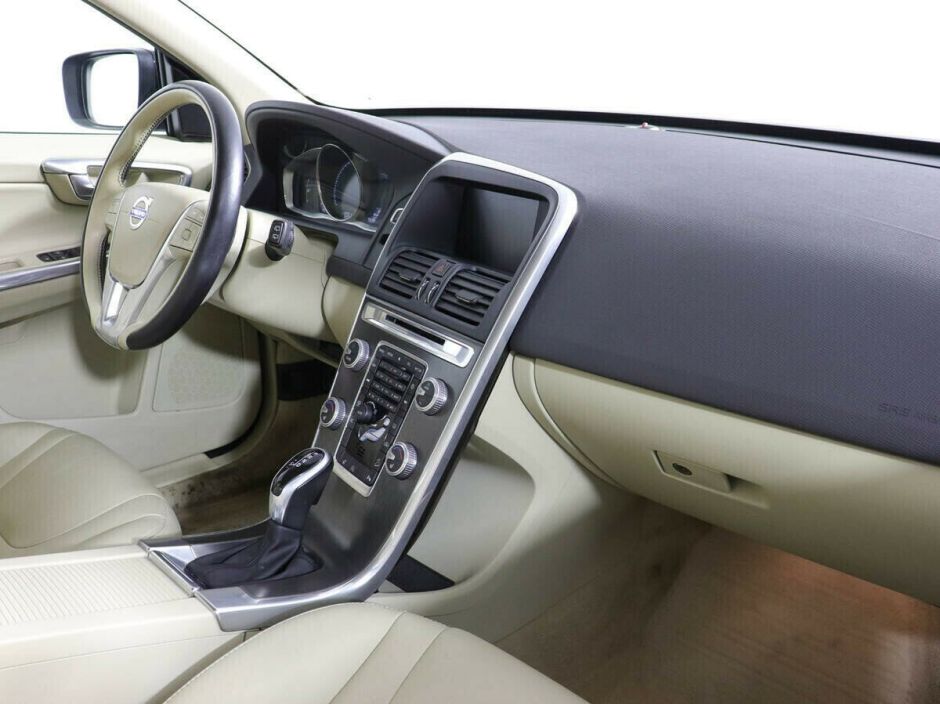 Volvo XC60 2.4 АКПП, 2017, 72 000 км фото 5