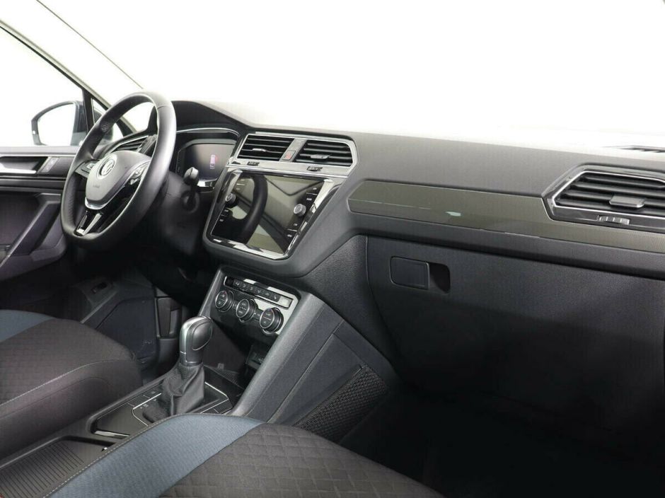 Volkswagen Tiguan 1.5 РКПП, 2018, 74 000 км фото 5