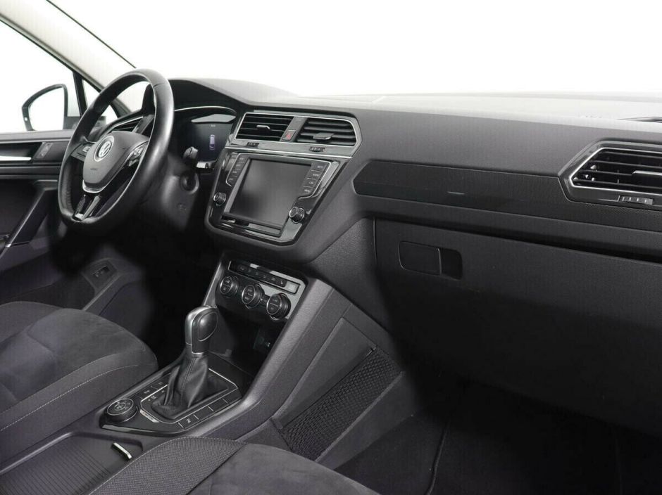 Volkswagen Tiguan 2.0 РКПП, 2018, 62 000 км фото 5