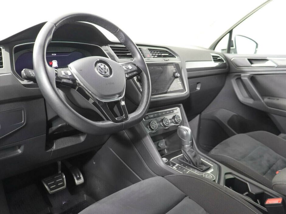 Volkswagen Tiguan 1.5 РКПП, 2018, 65 000 км фото 7