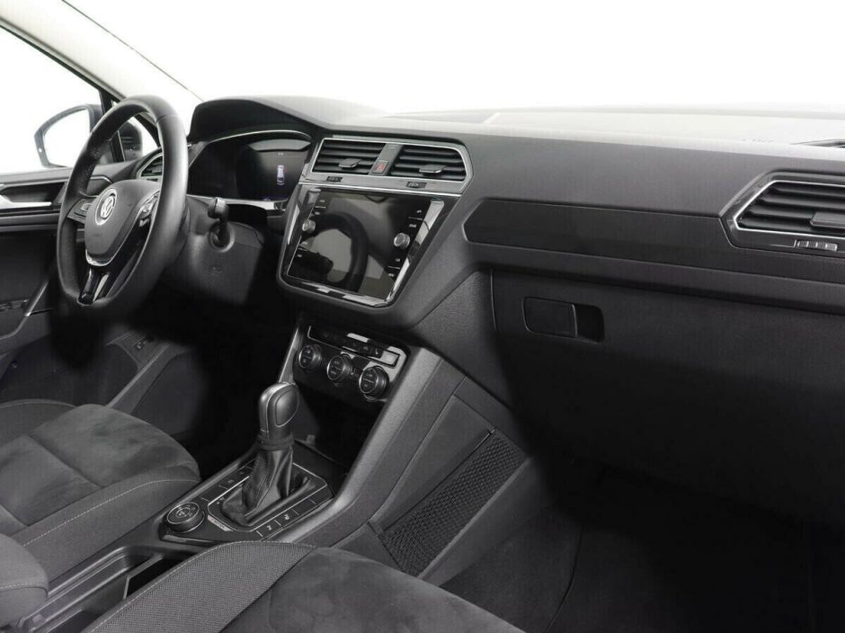 Volkswagen Tiguan 2.0 РКПП, 2018, 69 000 км фото 6
