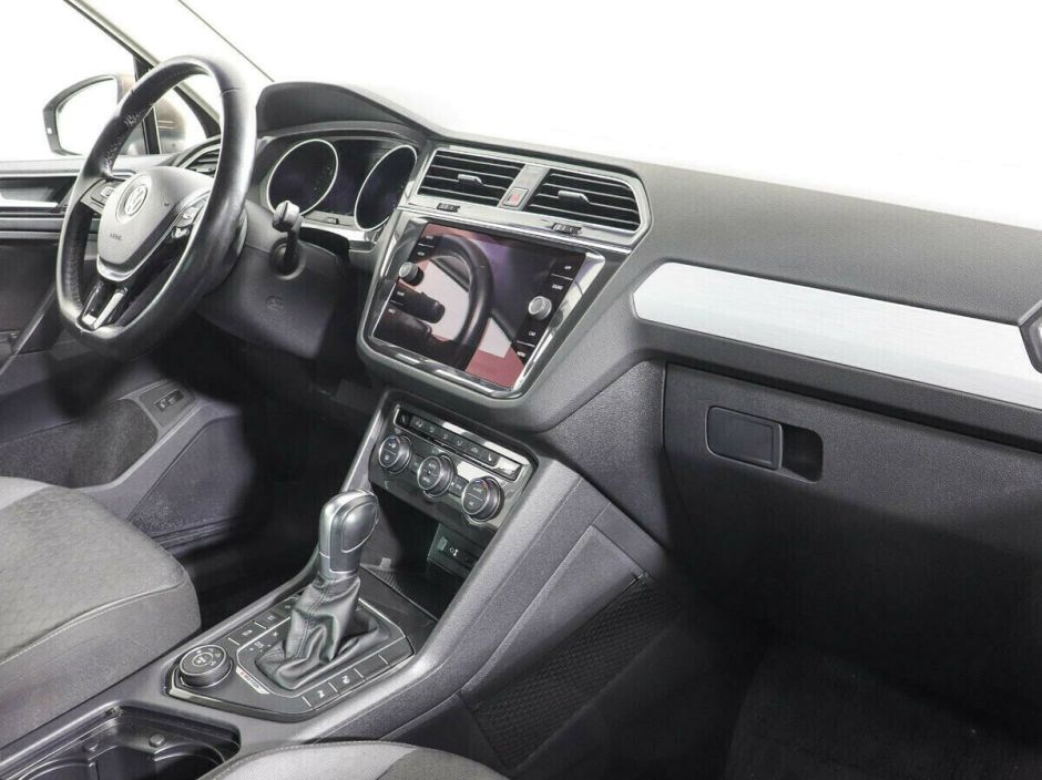 Volkswagen Tiguan 2.0 РКПП, 2018, 61 000 км фото 5