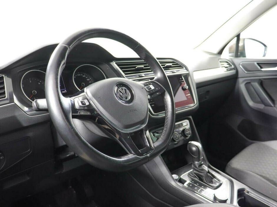 Volkswagen Tiguan 2.0 РКПП, 2018, 61 000 км фото 6