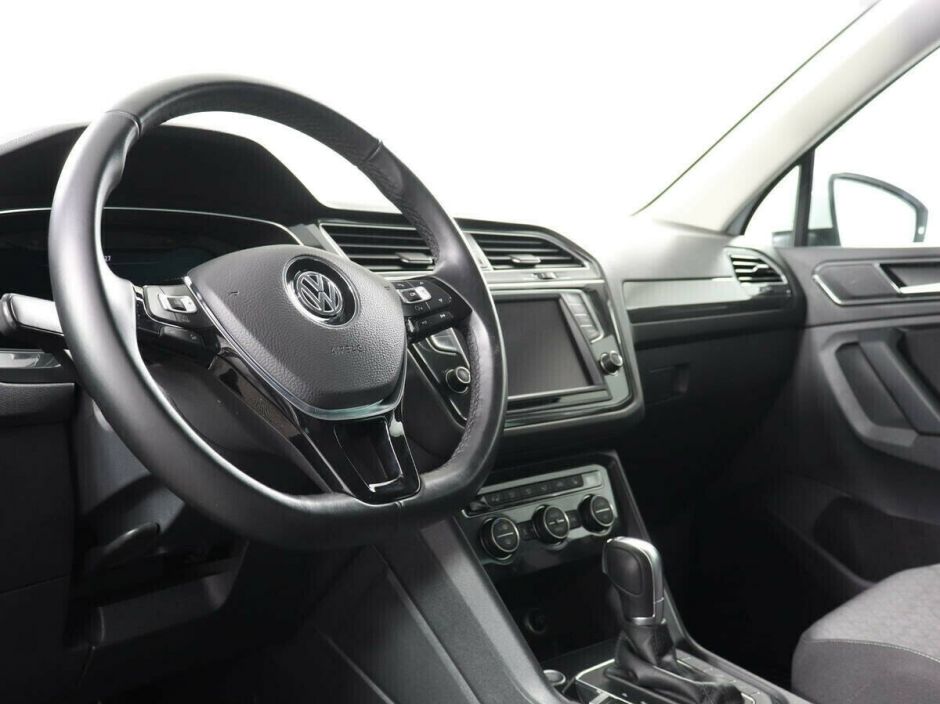 Volkswagen Tiguan 2.0 РКПП, 2018, 65 000 км фото 6