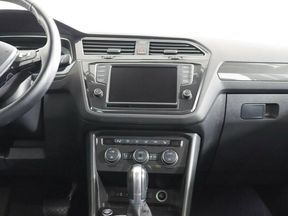 Volkswagen Tiguan 2.0 РКПП, 2017, 74 000 км фото 8
