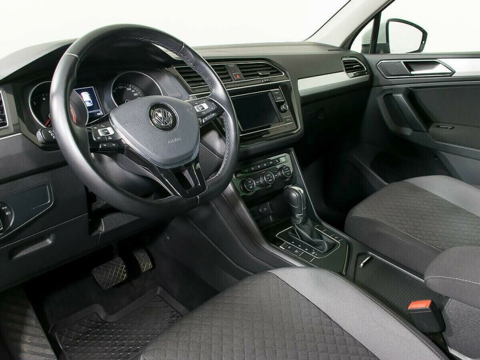 Volkswagen Tiguan 1.4 РКПП, 2017, 74 000 км фото 8