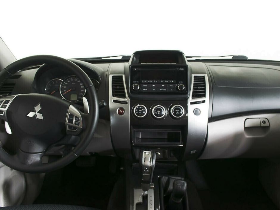 Mitsubishi Pajero Sport 2.5 АКПП, 2014, 111 000 км фото 5