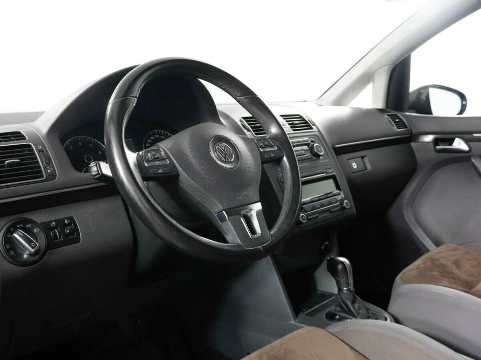 Volkswagen Touran 1.4 РКПП, 2011, 147 000 км фото 8