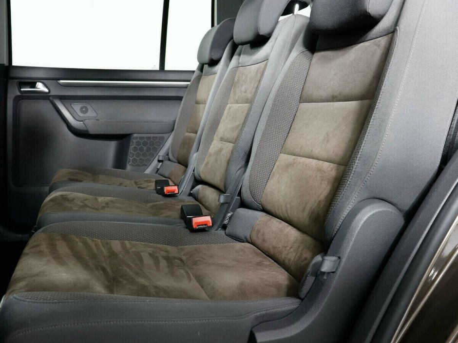Volkswagen Touran 1.4 РКПП, 2011, 147 000 км фото 9