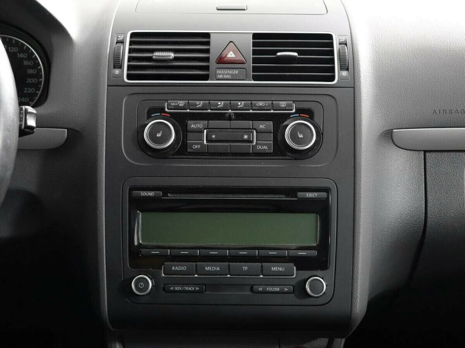 Volkswagen Touran 1.4 РКПП, 2011, 156 000 км фото 5