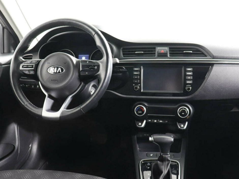 Kia Rio 1.6 АКПП, 2018, 60 000 км фото 8