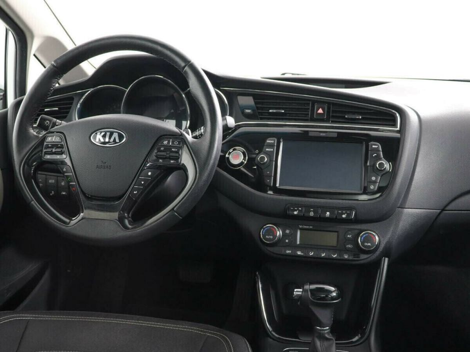 Kia Ceed 1.6 РКПП, 2015, 96 000 км фото 10
