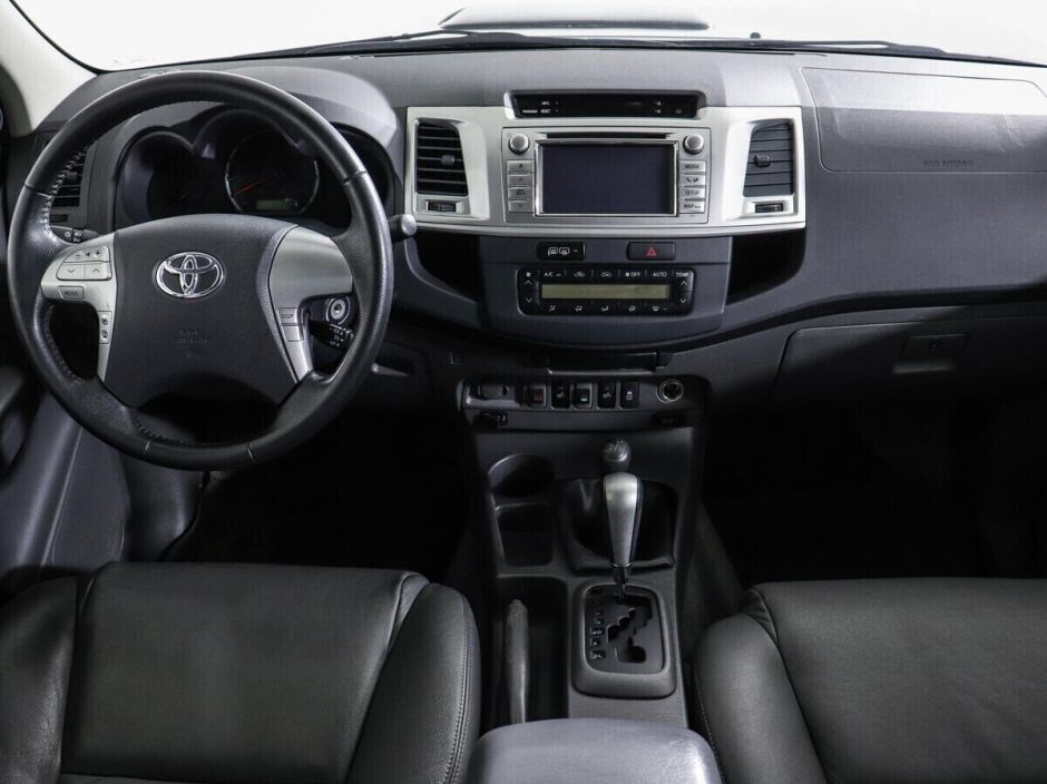 Toyota Hilux 3.0 АКПП, 2012, 140 000 км фото 6