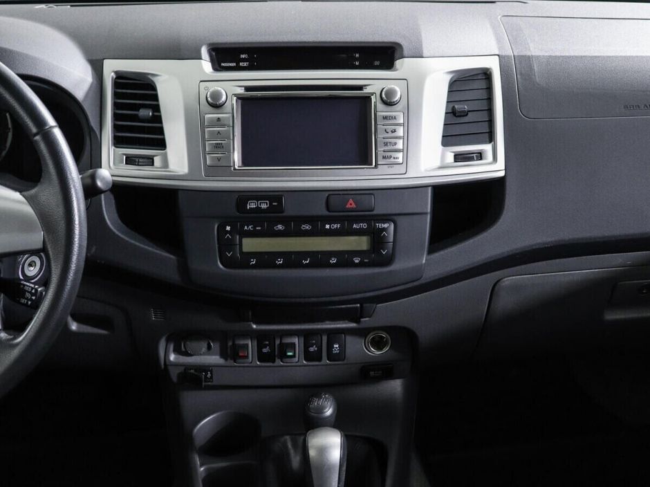 Toyota Hilux 3.0 АКПП, 2012, 140 000 км фото 7