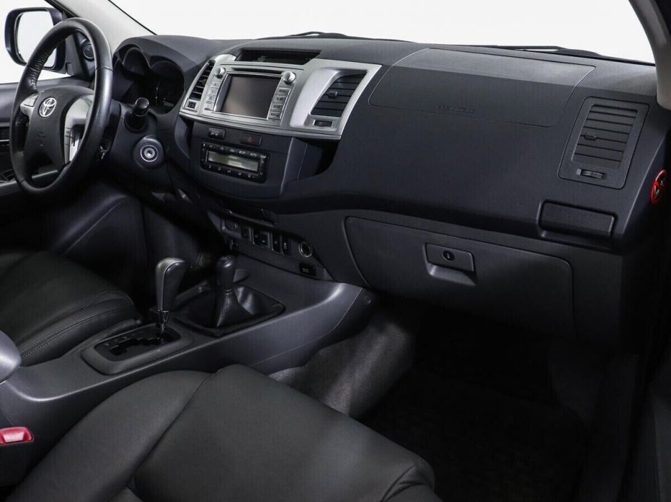 Toyota Hilux 3.0 АКПП, 2012, 140 000 км фото 9