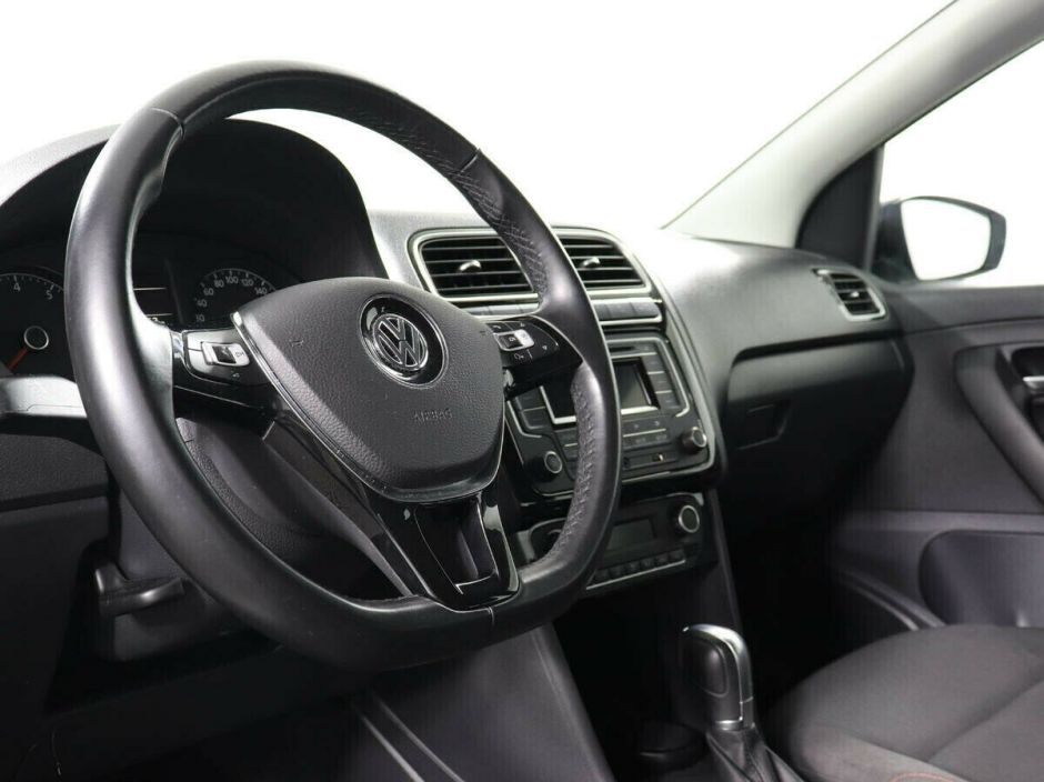 Volkswagen Polo 1.6 АКПП, 2018, 72 000 км фото 8