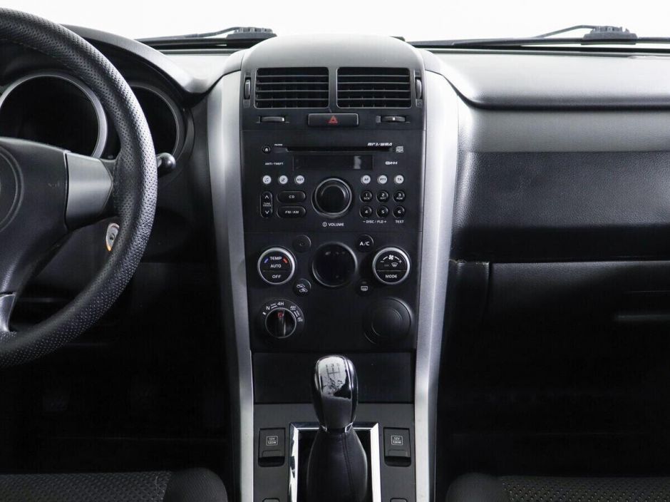 Suzuki Grand Vitara 2.0 МКПП, 2011, 145 000 км фото 7