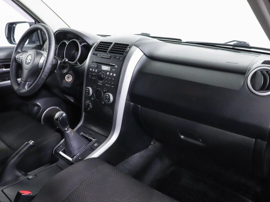 Suzuki Grand Vitara 2.0 МКПП, 2011, 145 000 км фото 8