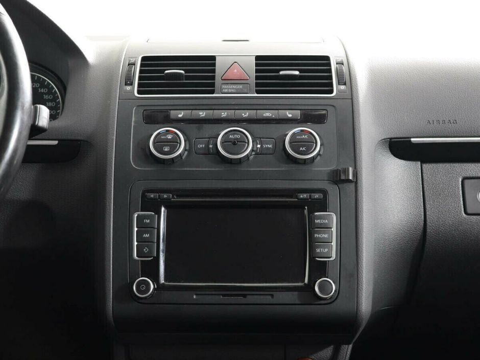Volkswagen Touran 1.4 РКПП, 2014, 110 000 км фото 5