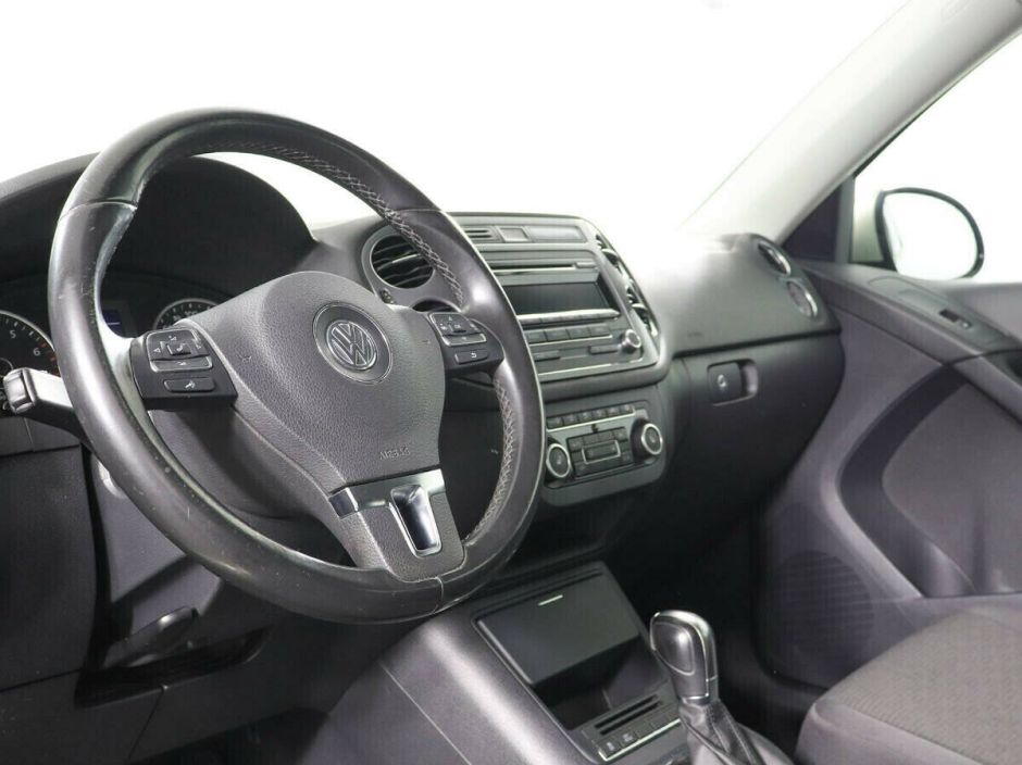 Volkswagen Tiguan 2.0 АКПП, 2012, 134 000 км фото 5